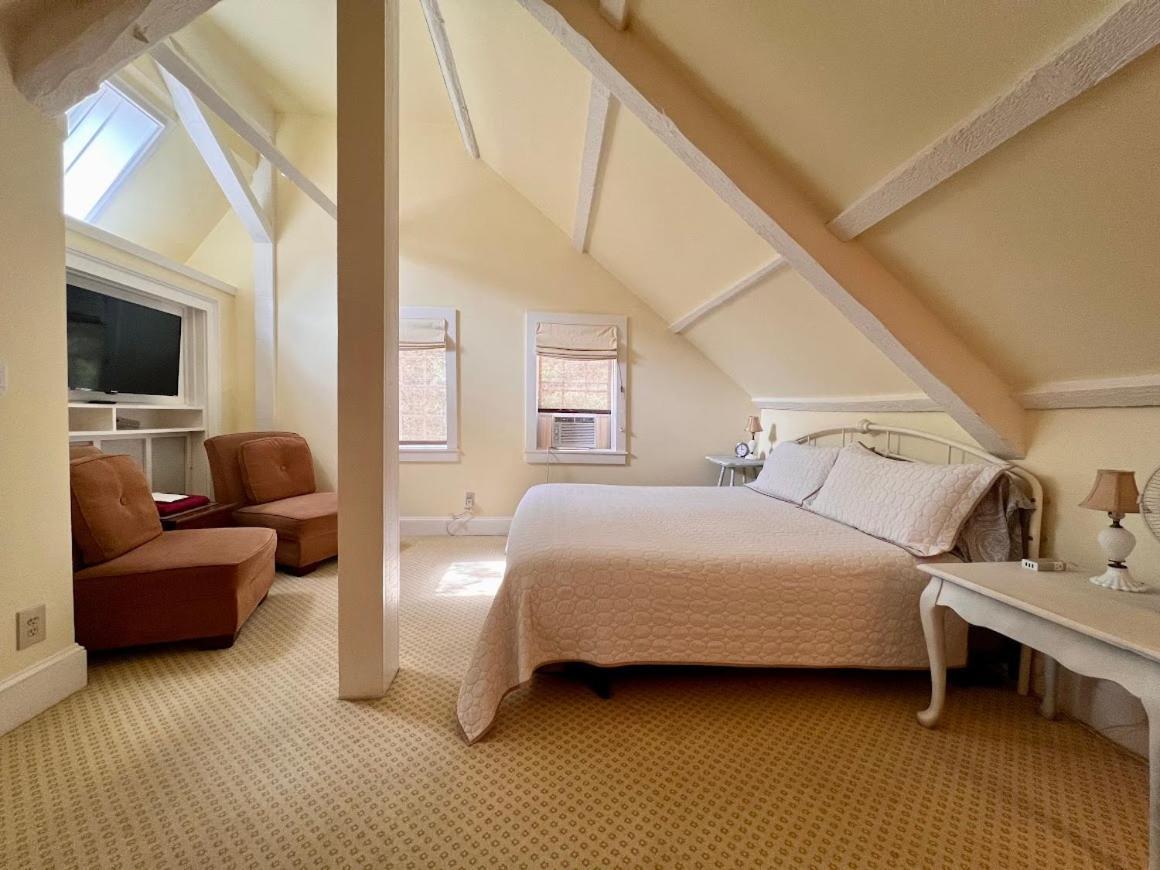 Отель Barncastle Blue Hill Экстерьер фото